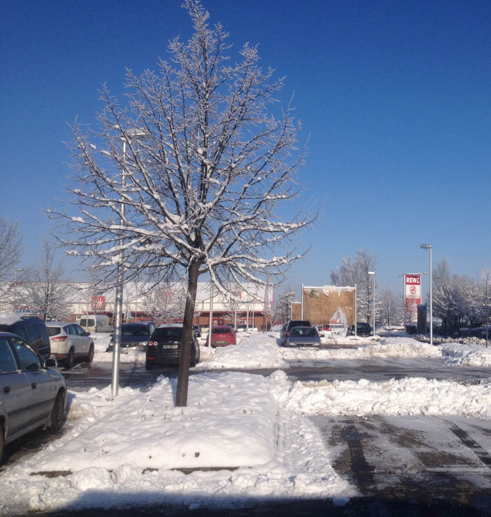 Parkplatz, Schnee geräumt